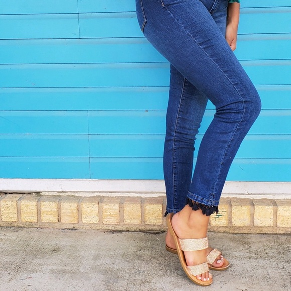 Tassel Friendly *RESTOCKED* - Picture 3 of 3